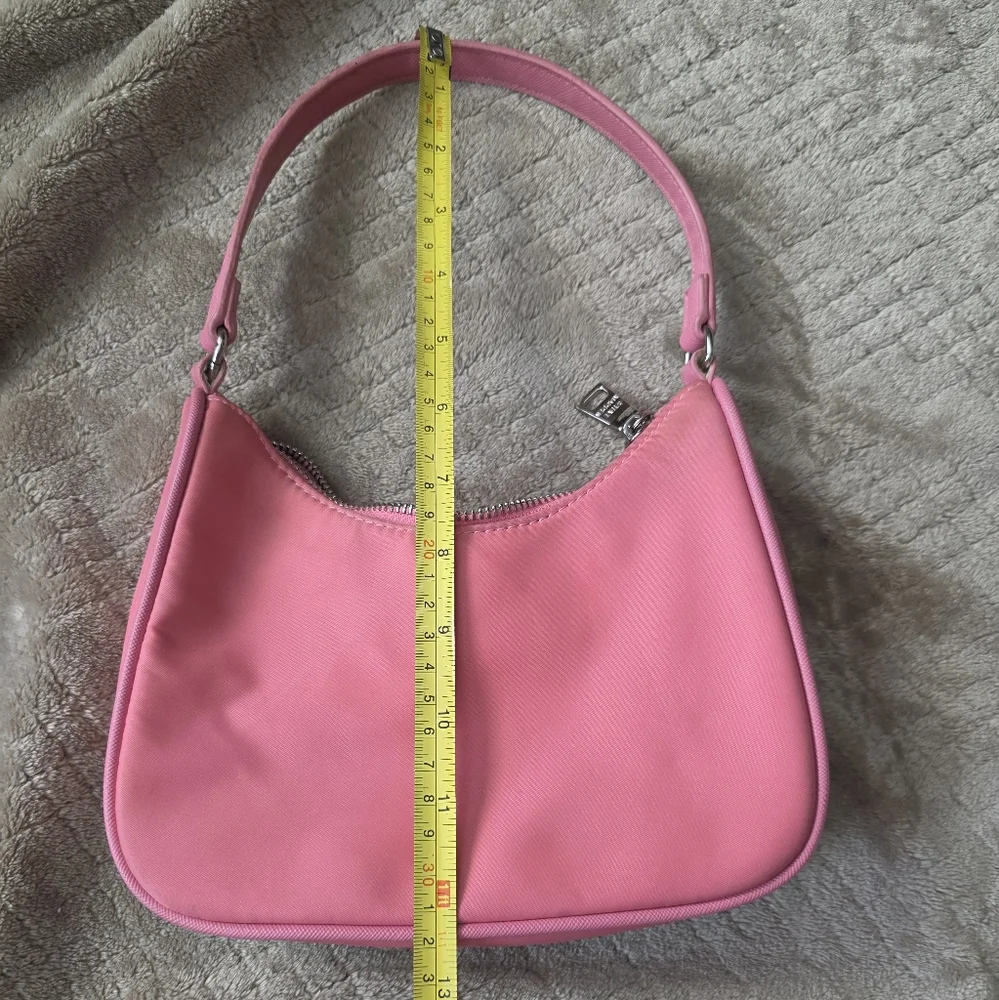 Pink Steve Madden Shoulder Bag with Assorted Doll‎ Shoes and Outfit Bratz Shoes